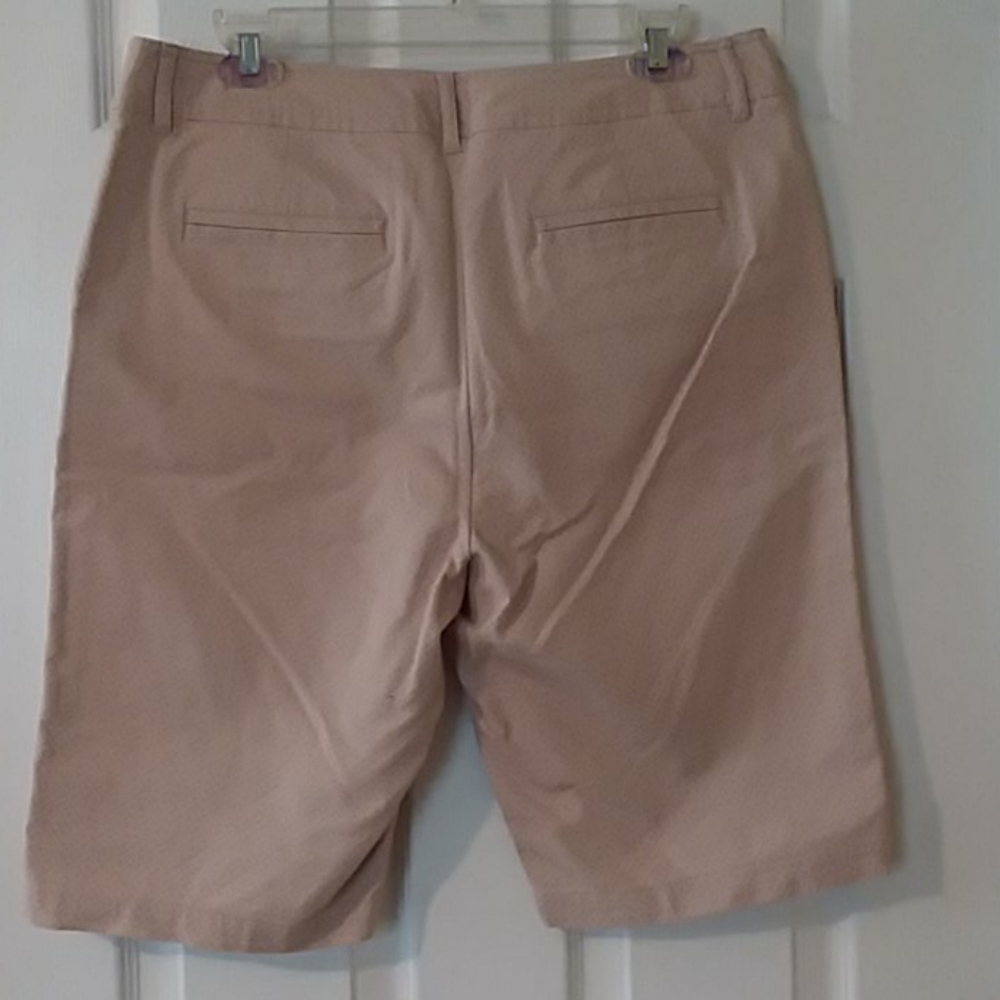 Shorts - Picture 2 of 4
